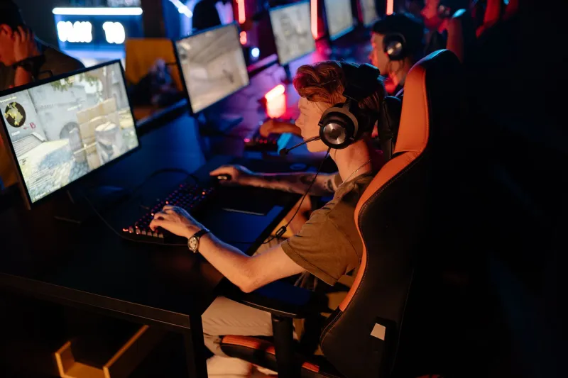 Auriculares gaming inalámbricos o USB con cable: diez modelos medidos al milisegundo para saber si la latencia importa en competición