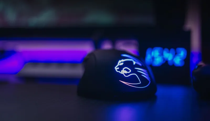 RGB en periféricos gaming: ¿pagas por rendimiento o solo por luz? Lo medimos con 8 dispositivos reales