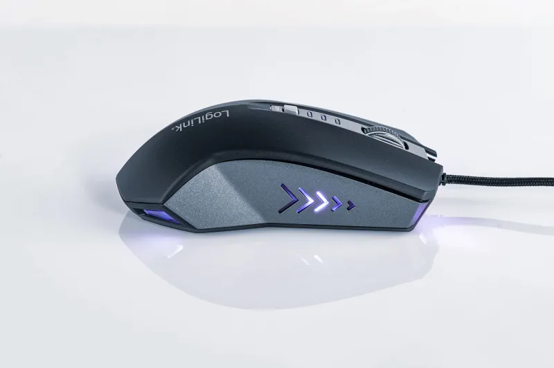 Sensor óptico frente a láser en ratones gaming: ocho periféricos probados en cristal, alfombra y mousepad para desmontar los mitos de precisión