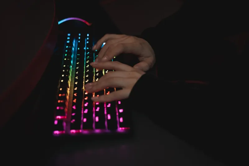 Mecánicos contra membrana: ponemos a prueba 10 teclados en partidas competitivas y jornadas de oficina para saber si el precio del switch vale la pena